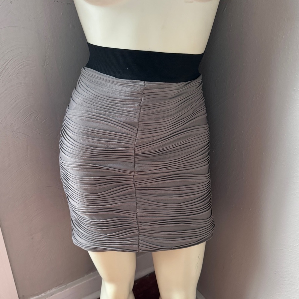 Forever 21 short skirt size medium gray and black stretchy waistband